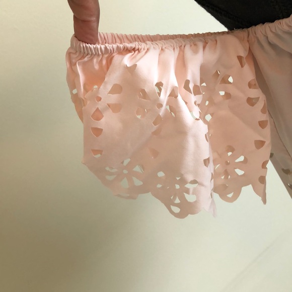 Cut out strapless top - Picture 3 of 3